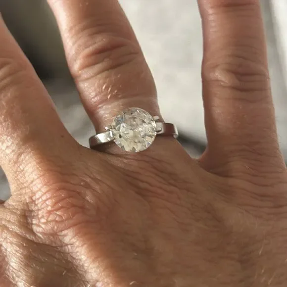 18K Gold Plated Cubic Zirconia Ring! - Picture 1 of 9